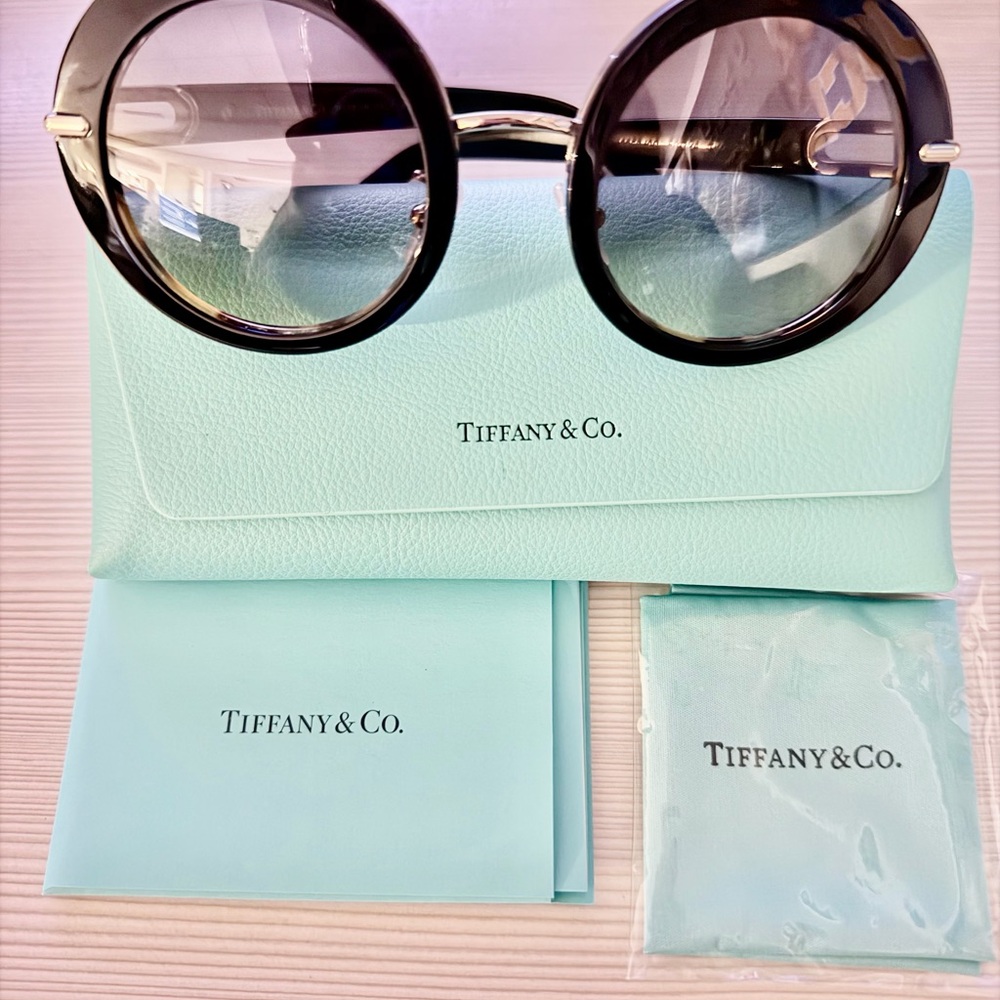 Tiffany & Co. Black Sunglasses TF 4201 - Picture 4 of 8